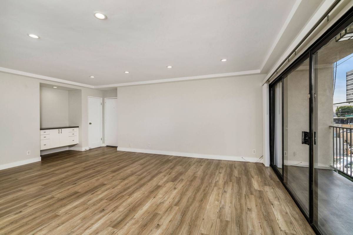 Apartment for rent at 121 N Hamilton Dr, Beverly Hills, CA 90211
