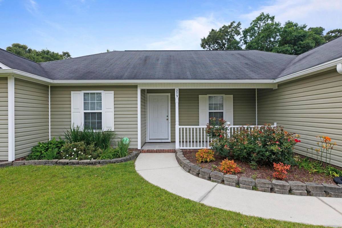 House for rent at 279 Brookstone Way, Jacksonville, NC 28546