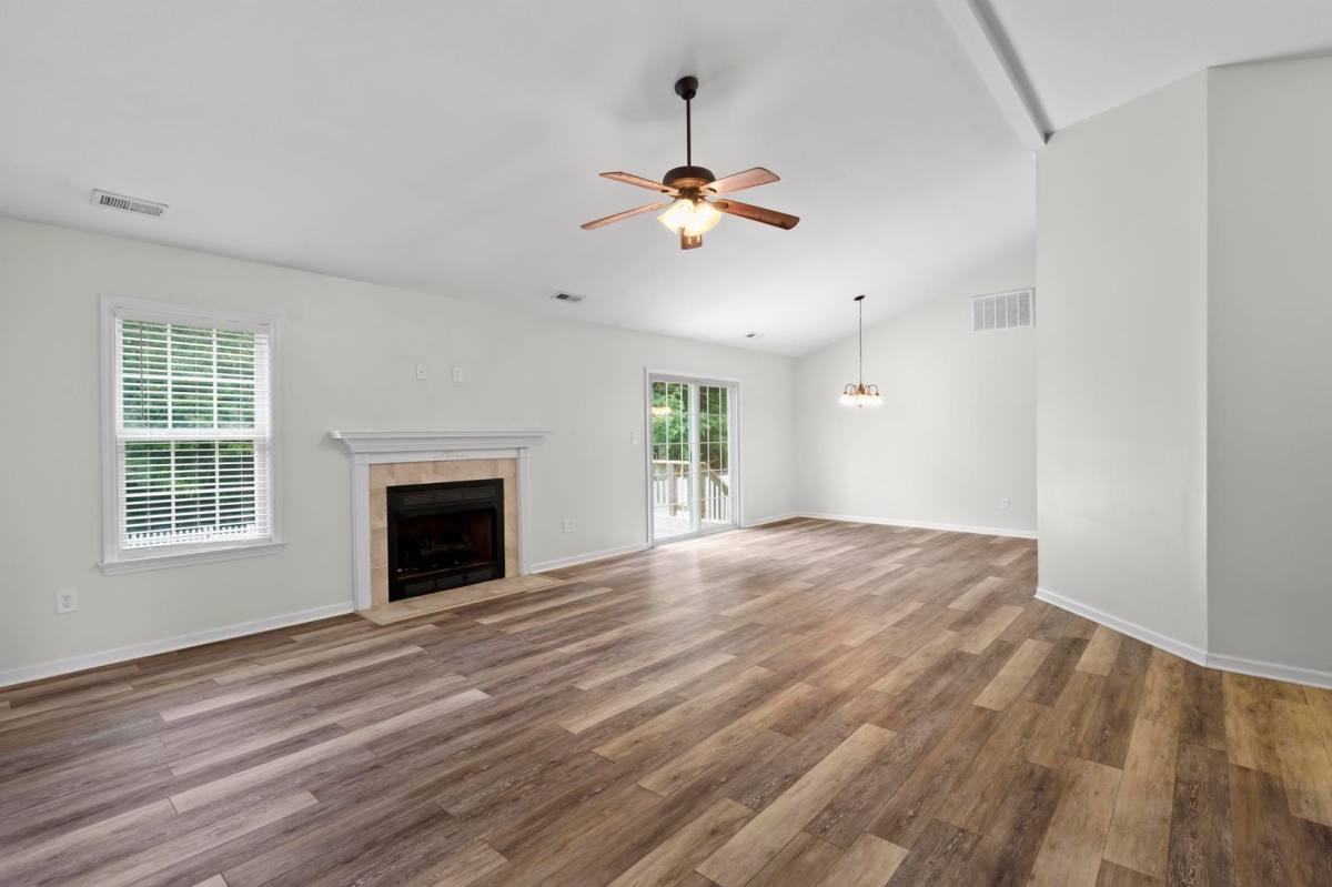 House for rent at 279 Brookstone Way, Jacksonville, NC 28546