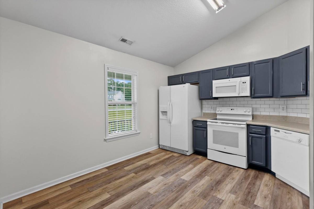 House for rent at 279 Brookstone Way, Jacksonville, NC 28546