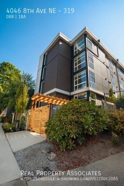 Apartment for rent at 4046 8th Ave NE, Seattle, WA 98105