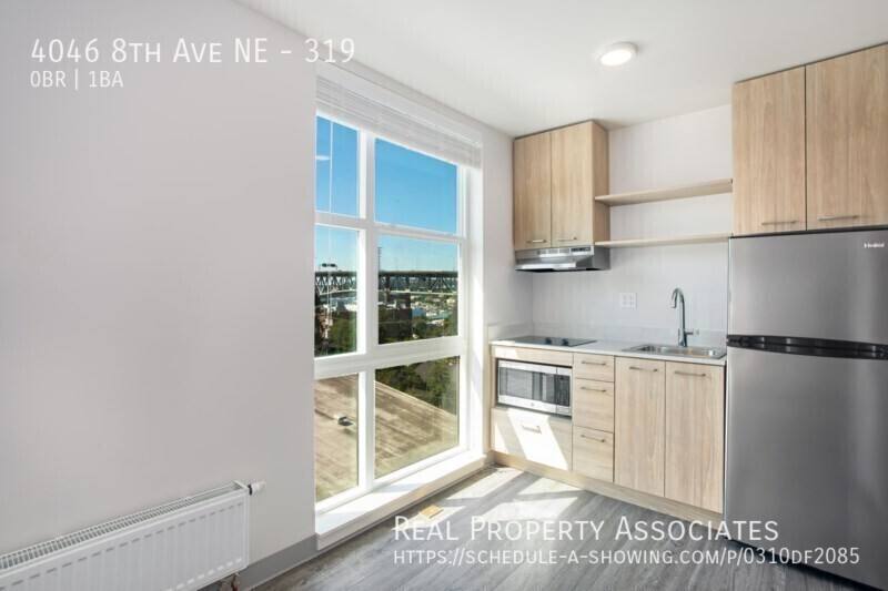 Apartment for rent at 4046 8th Ave NE, Seattle, WA 98105