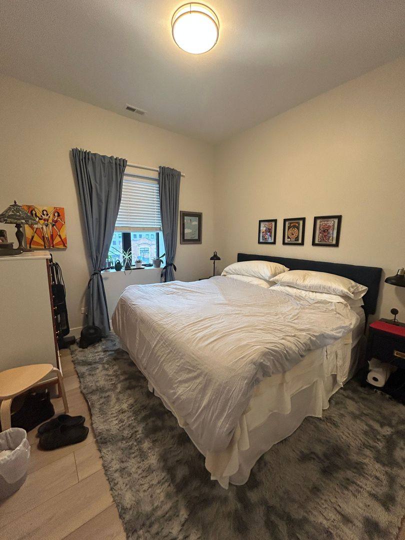 Apartment for rent at 1214 W Carmen Ave #203, Chicago, IL 60640