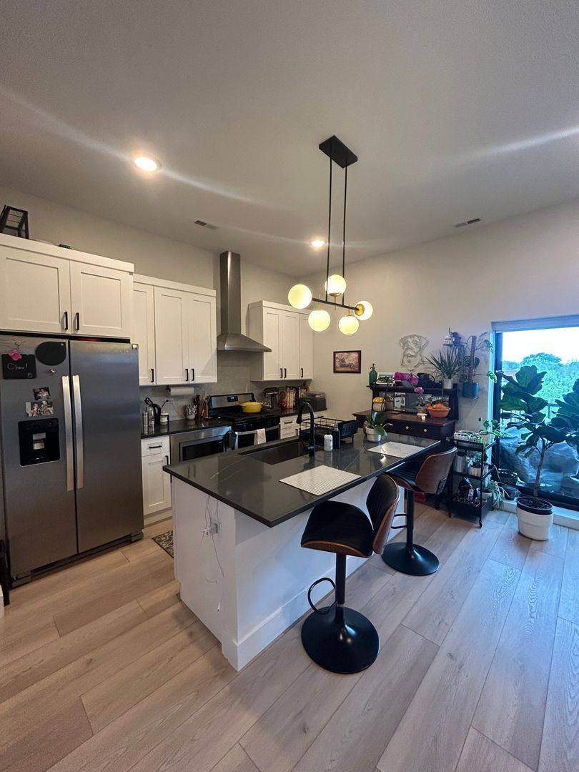 Apartment for rent at 1214 W Carmen Ave #203, Chicago, IL 60640