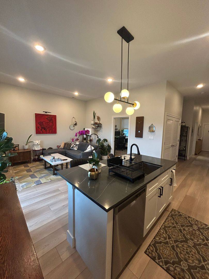 Apartment for rent at 1214 W Carmen Ave #203, Chicago, IL 60640