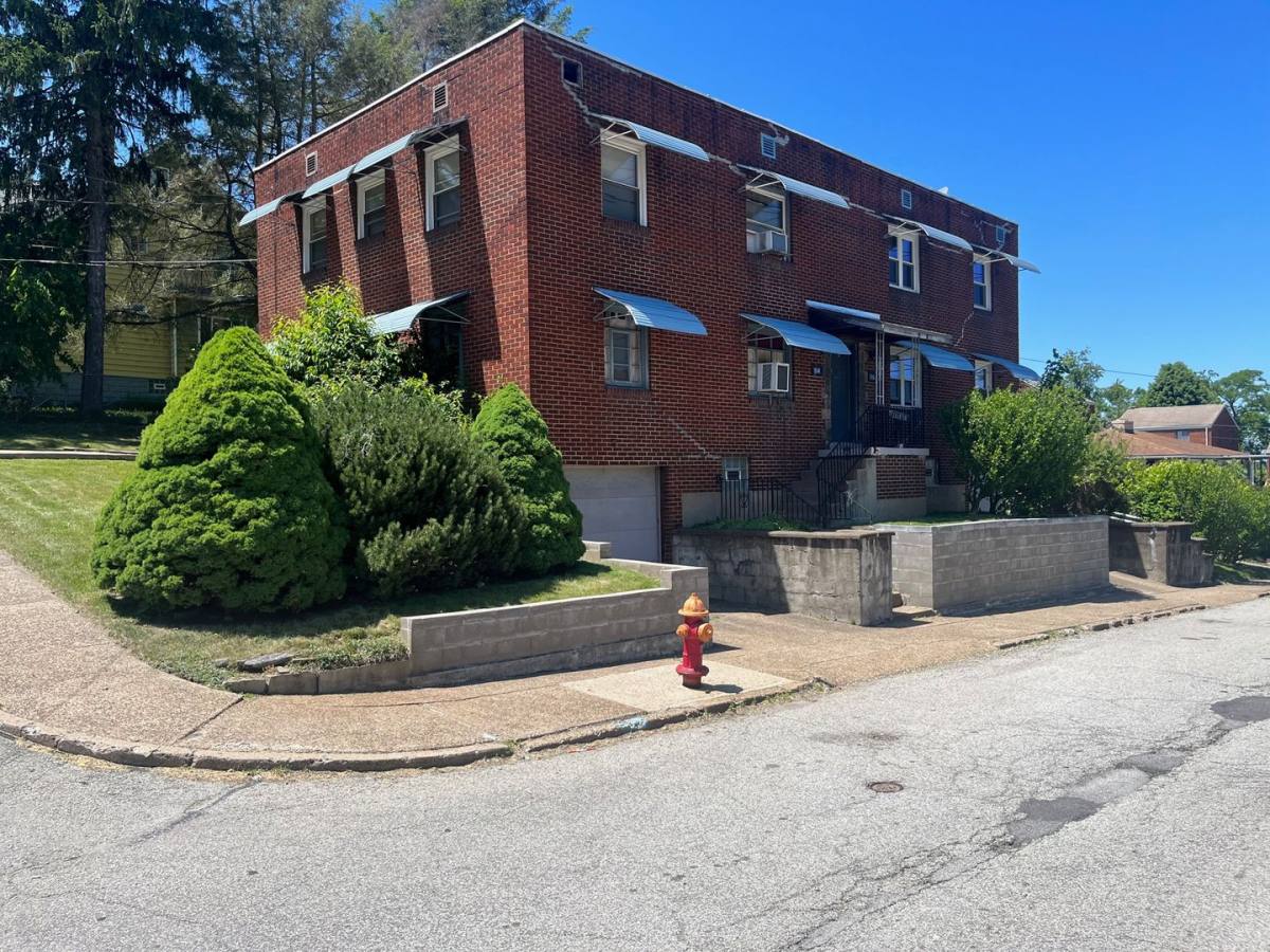 Apartment for rent at 1114-1116 Ohio St, McKeesport, PA 15132