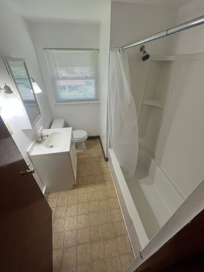 Apartment for rent at 1114-1116 Ohio St, McKeesport, PA 15132