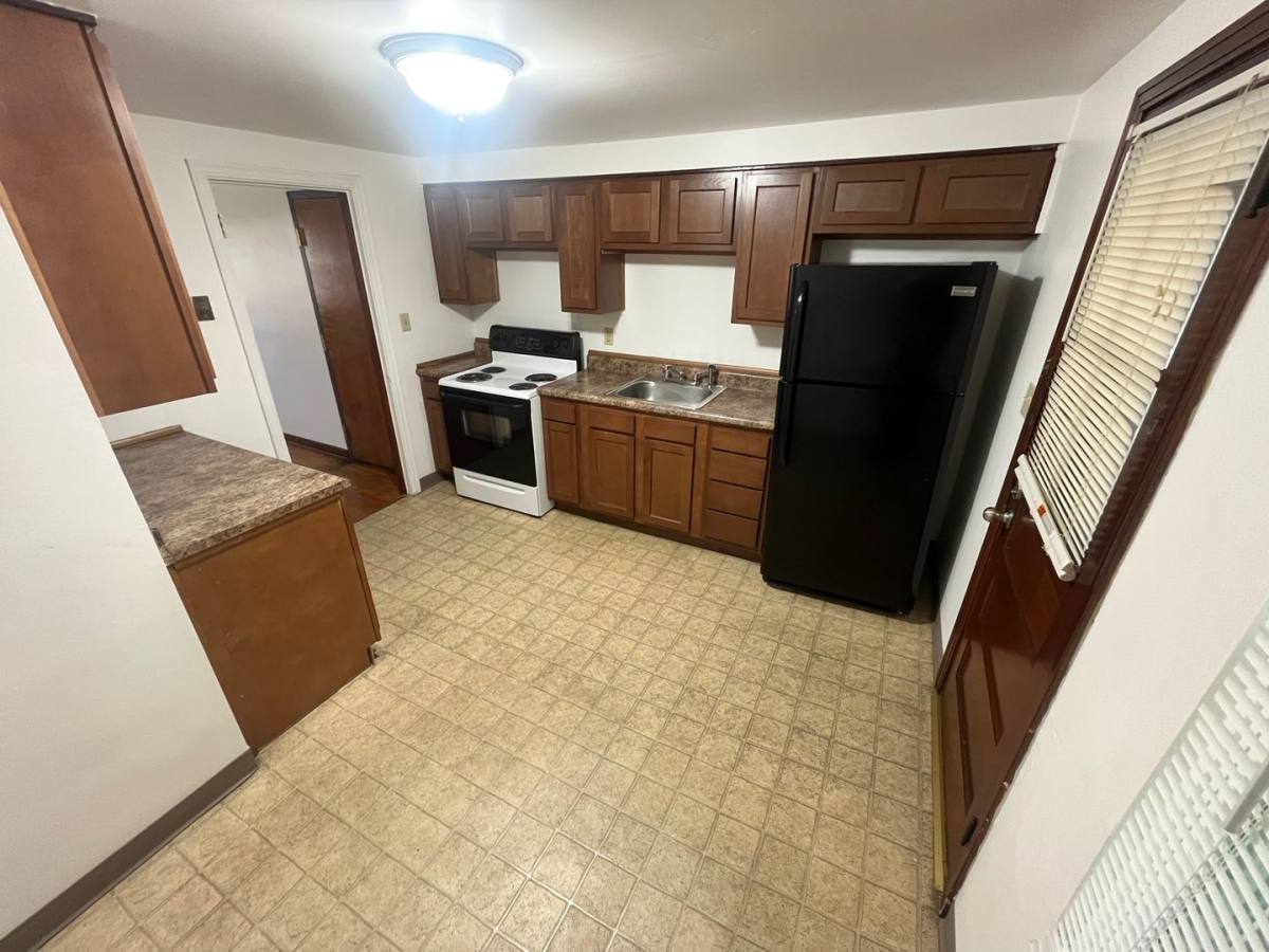 Apartment for rent at 1114-1116 Ohio St, McKeesport, PA 15132