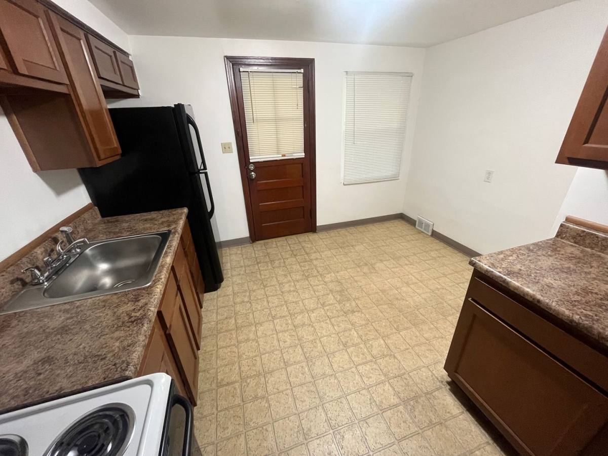 Apartment for rent at 1114-1116 Ohio St, McKeesport, PA 15132