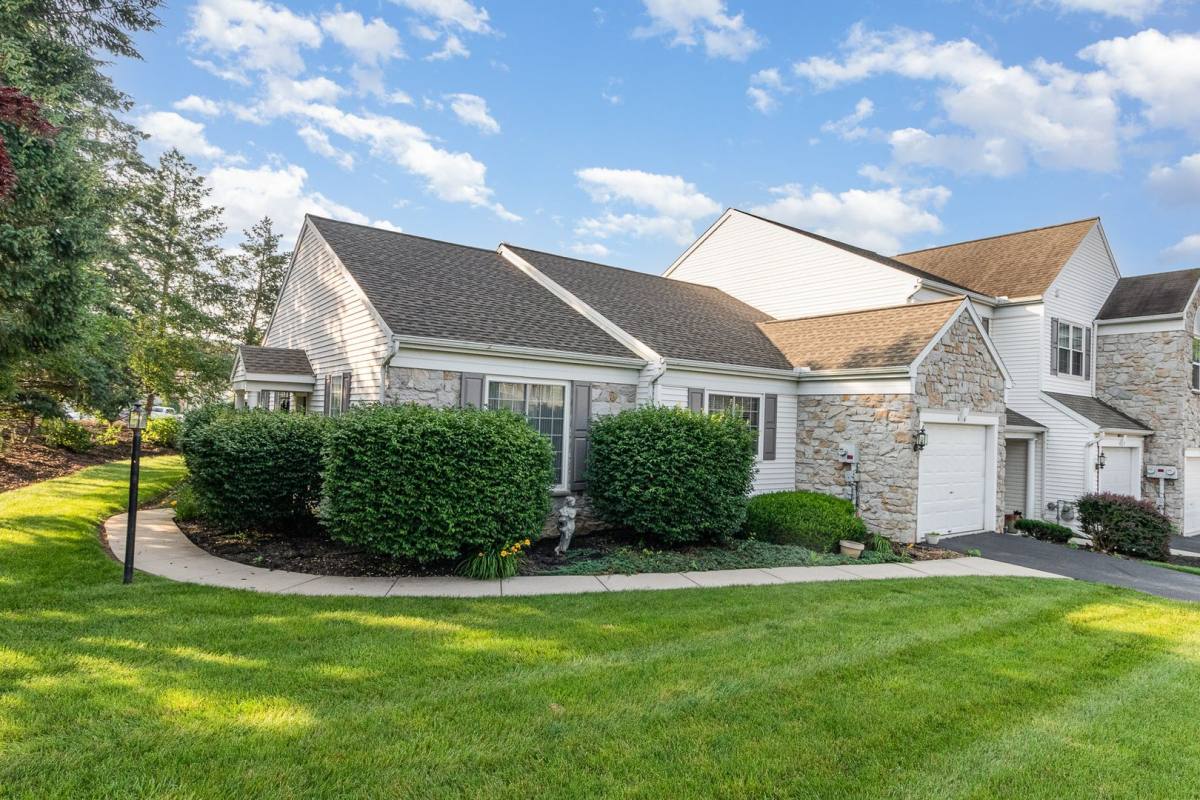 House for rent at 660 Springhouse Lane, Hummelstown, PA 17036