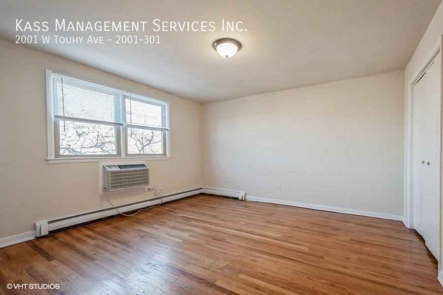 Apartment for rent at 2001 W Touhy Ave #301, Chicago, IL 60645