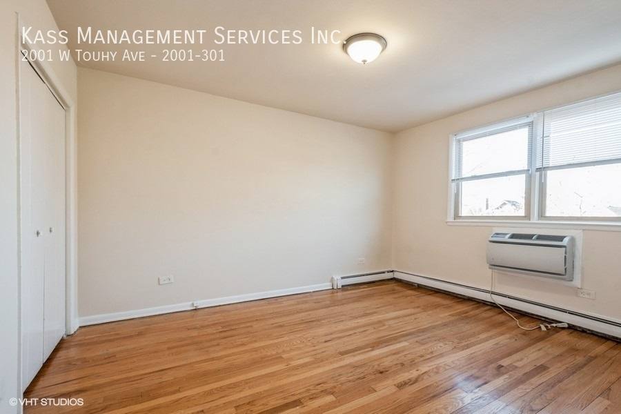 Apartment for rent at 2001 W Touhy Ave #301, Chicago, IL 60645