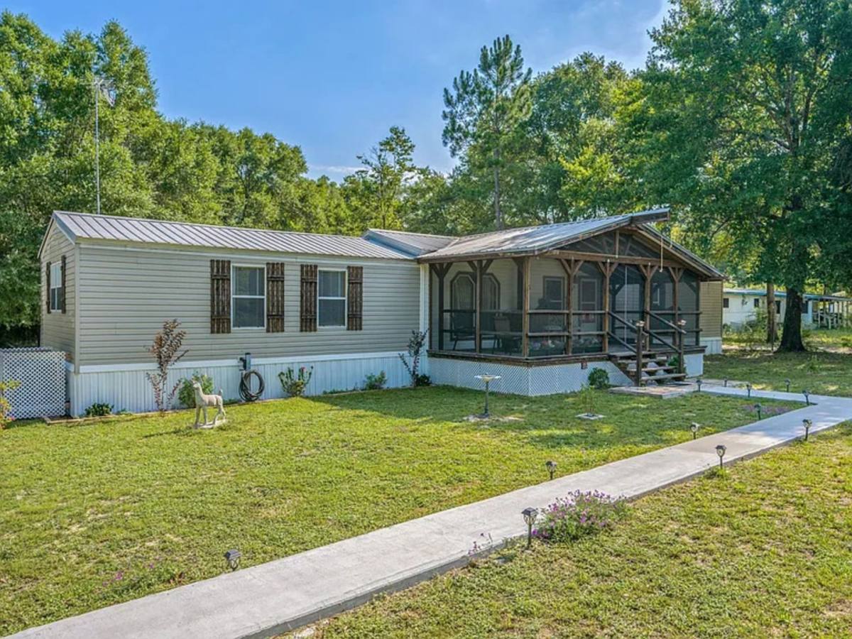 House for rent at 143 Joe Anderson Rd, Defuniak Springs, FL 32433