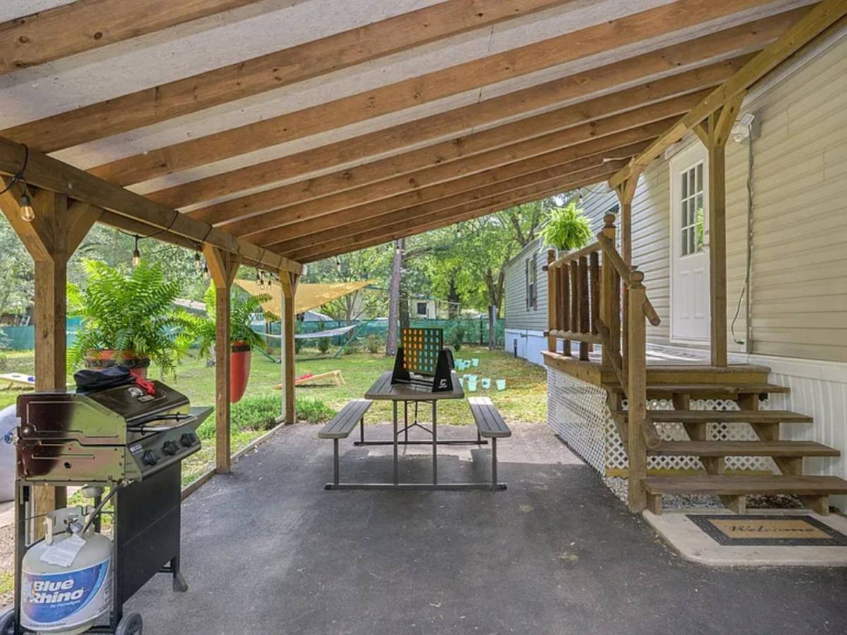 House for rent at 143 Joe Anderson Rd, Defuniak Springs, FL 32433