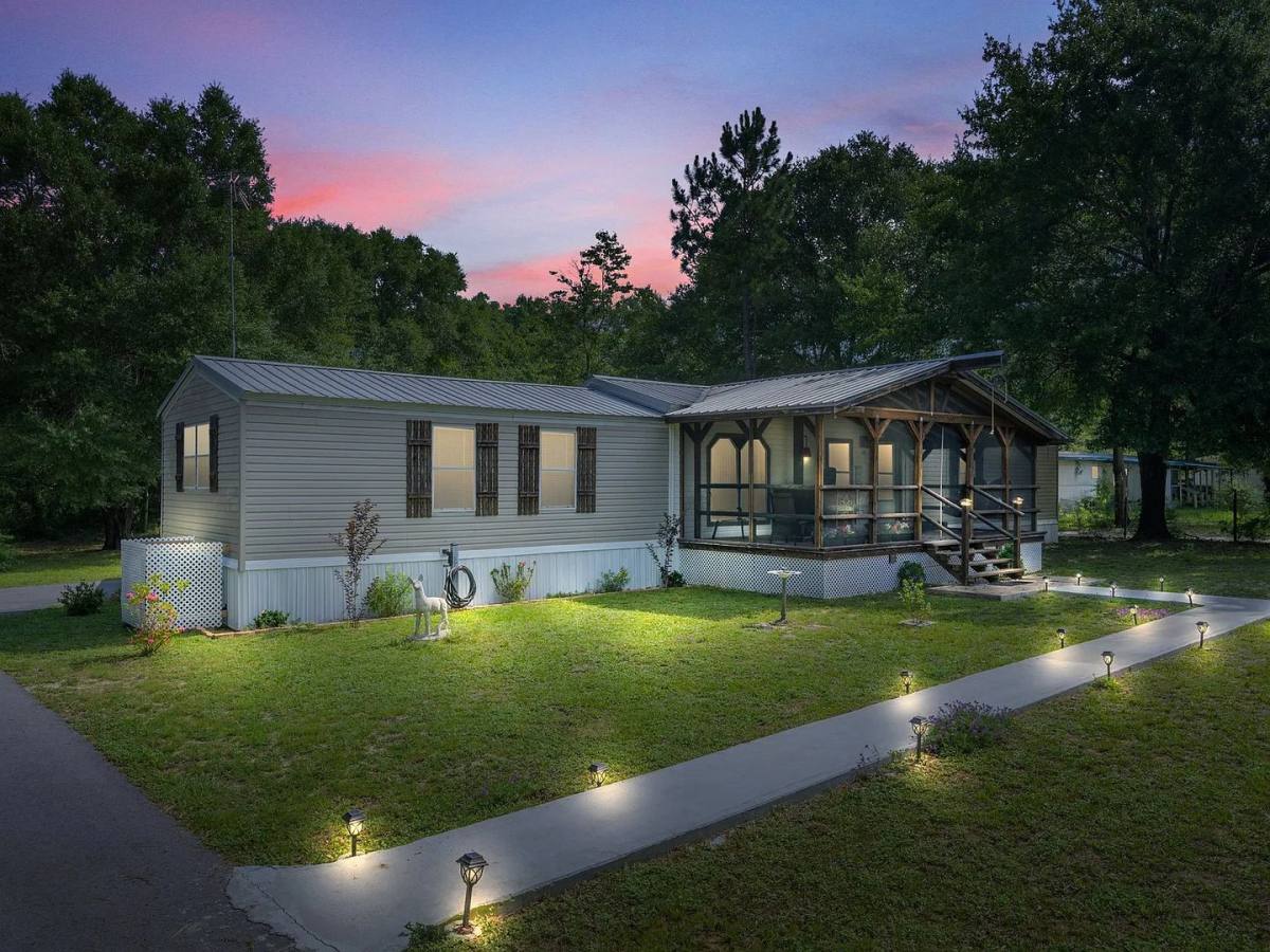 House for rent at 143 Joe Anderson Rd, Defuniak Springs, FL 32433