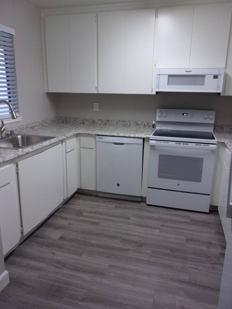 Apartment for rent at 7134 Gloria Dr, Sacramento, CA 95831