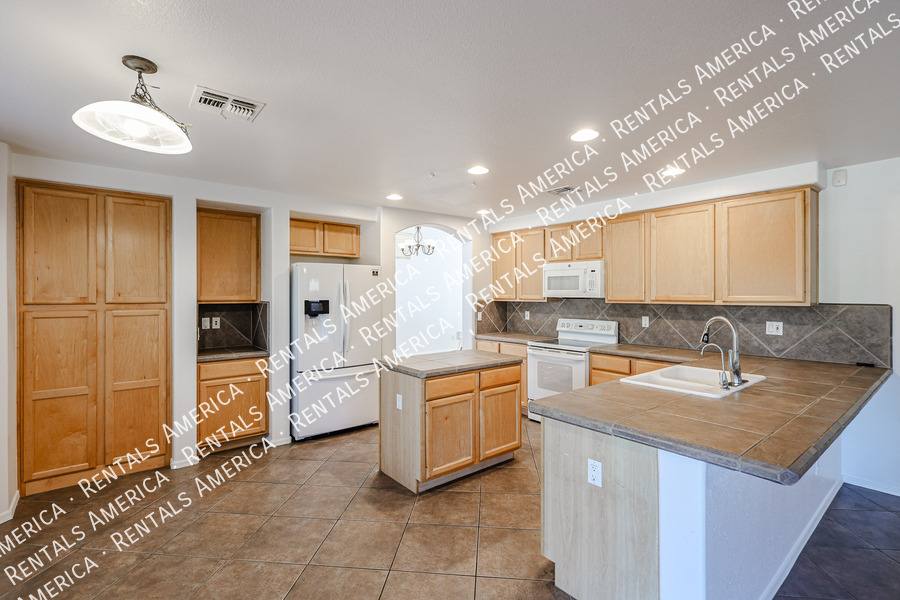 House for rent at 33251 N Symer Dr, Cave Creek, AZ 85331