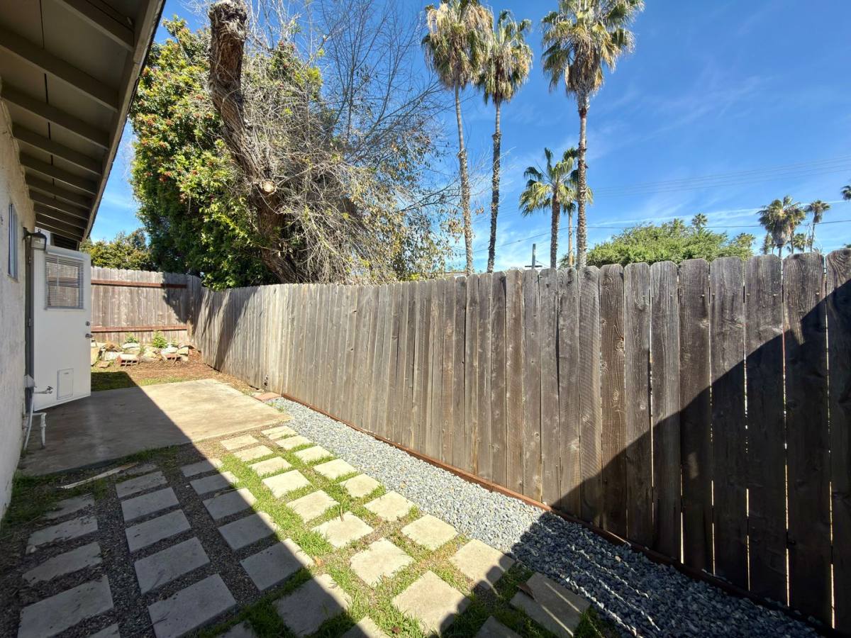 Apartment for rent at 318 Washington St, Vista, CA 92084