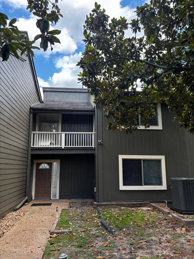 Townhouse for rent at 206 Waters Edge, Huntsville, TX 77340