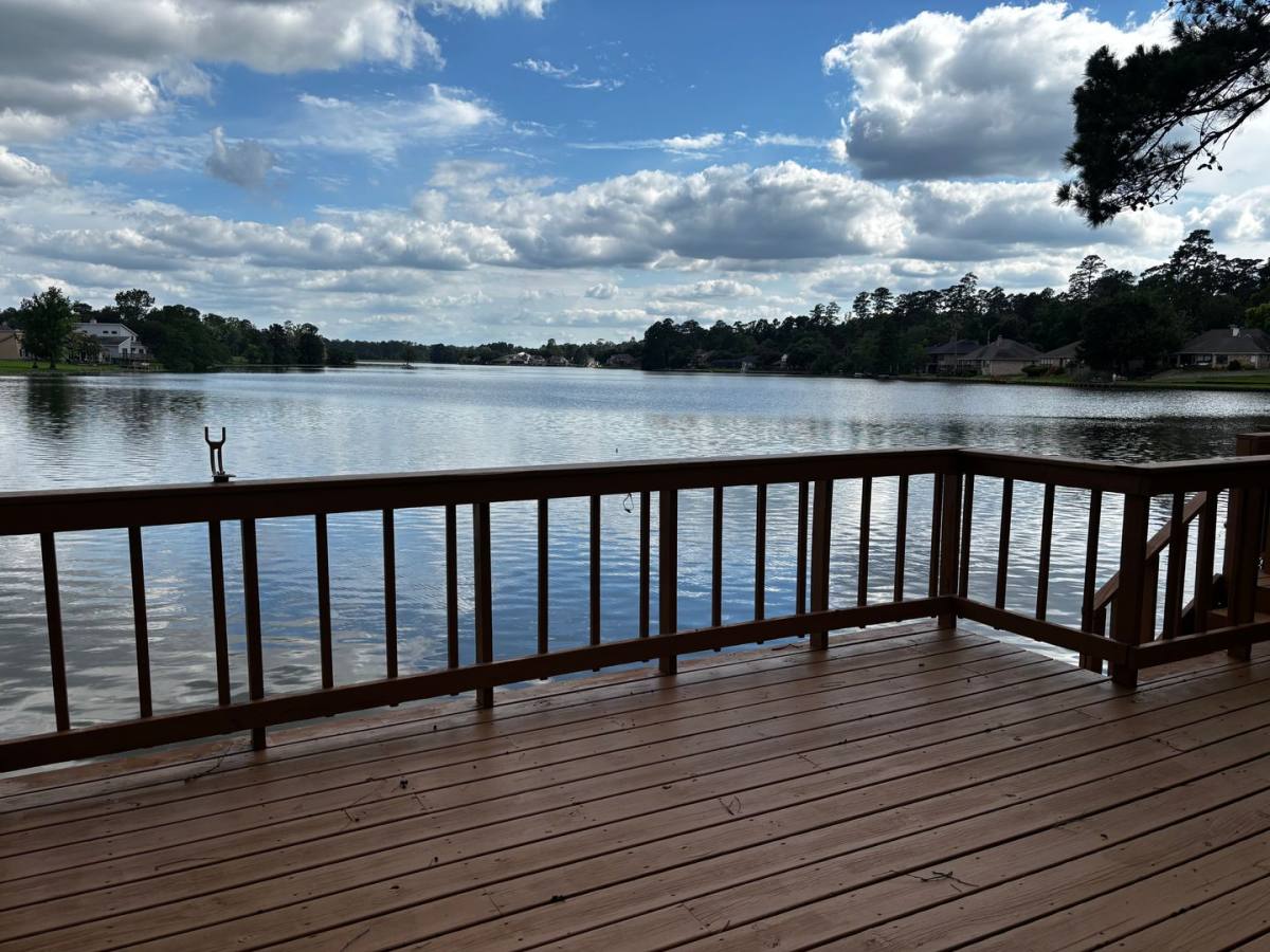 Townhouse for rent at 206 Waters Edge, Huntsville, TX 77340