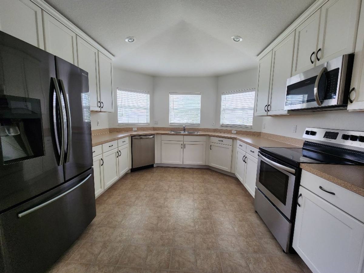 House for rent at 737 Buccaneer Blvd, Winter Haven, FL 33880
