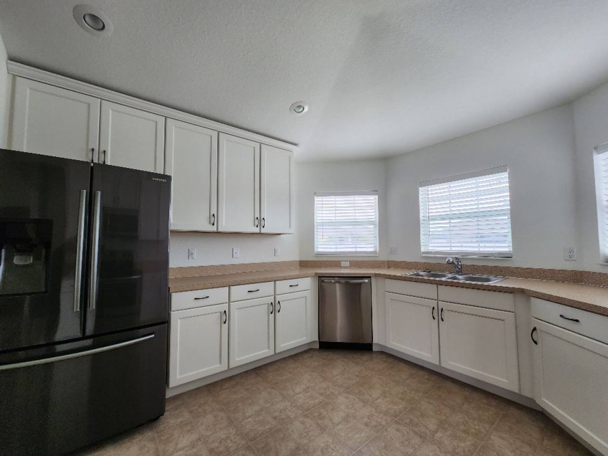 House for rent at 737 Buccaneer Blvd, Winter Haven, FL 33880