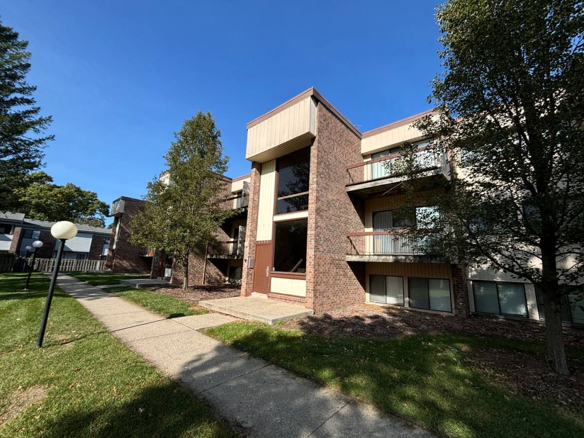 Apartment for rent at 6225-6235 Lincolnshire, Grand Rapids, MI 49546