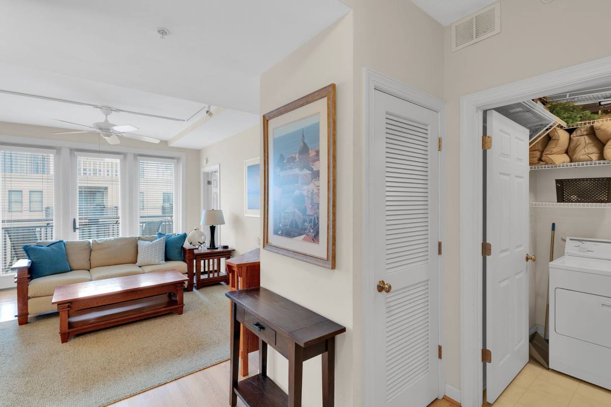 Condo for rent at 718 W Trade St, Charlotte, NC 28202