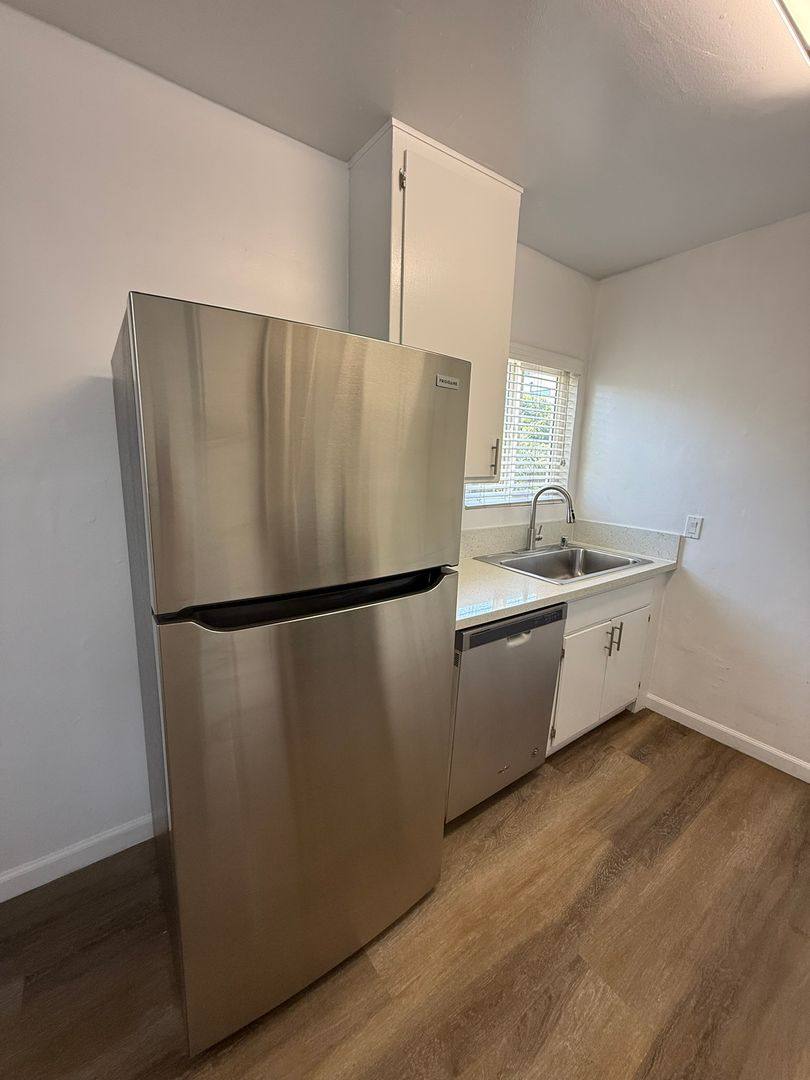Apartment for rent at 2231 S Hauser Blvd, Los Angeles, CA 90016