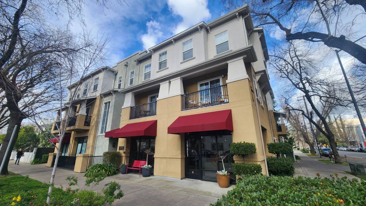 Apartment for rent at 1033 S St, Sacramento, CA 95811