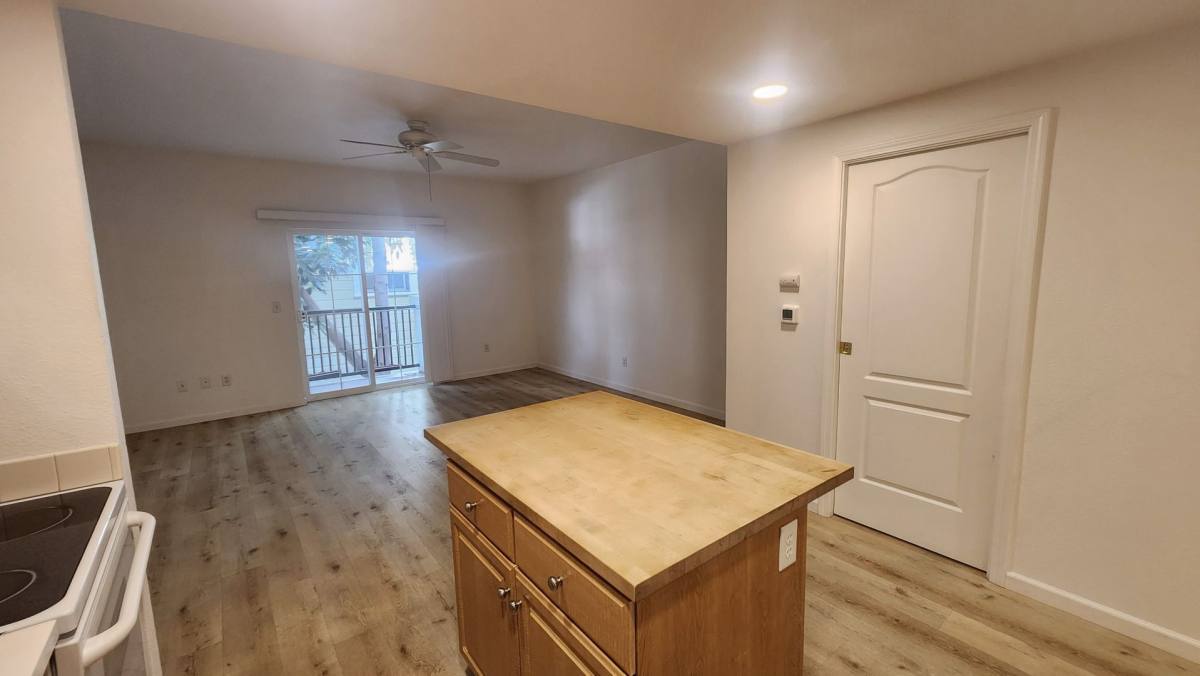 Apartment for rent at 1033 S St, Sacramento, CA 95811