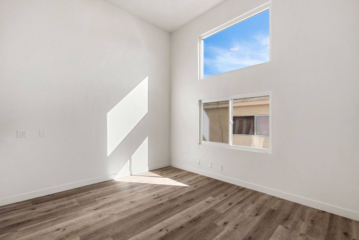 Apartment for rent at 321 S Berendo St, Los Angeles, CA 90020