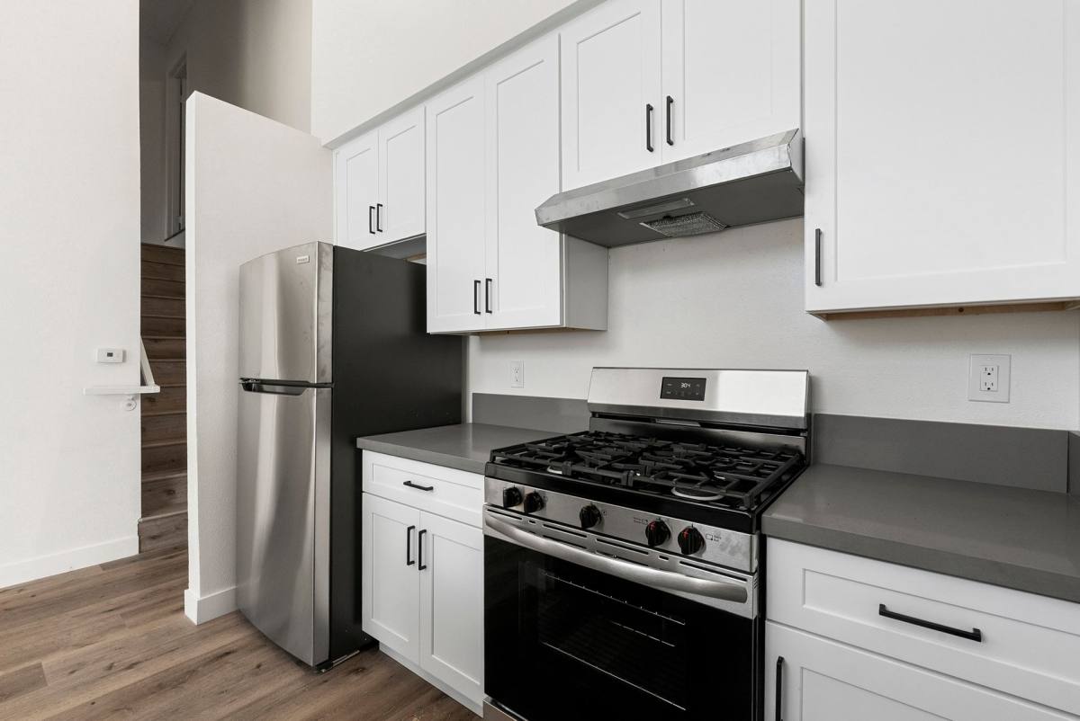 Apartment for rent at 321 S Berendo St, Los Angeles, CA 90020