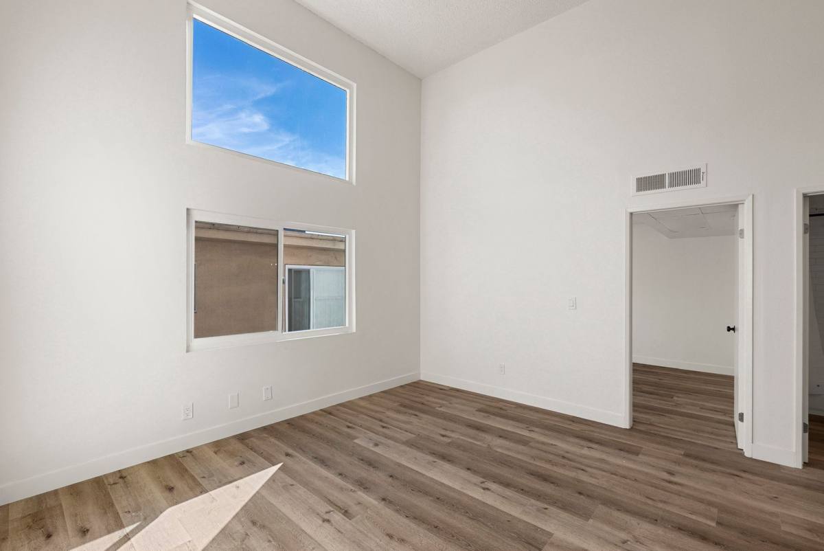 Apartment for rent at 321 S Berendo St, Los Angeles, CA 90020