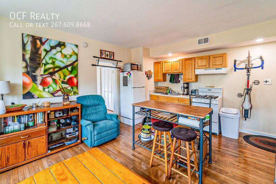 Apartment for rent at 527 S 21st St #2R, Philadelphia, PA 19146