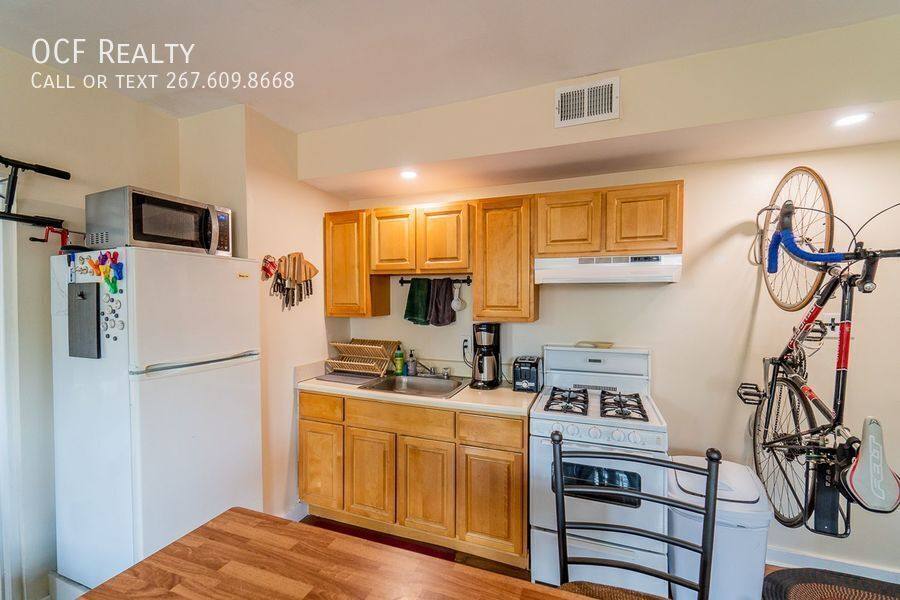 Apartment for rent at 527 S 21st St #2R, Philadelphia, PA 19146