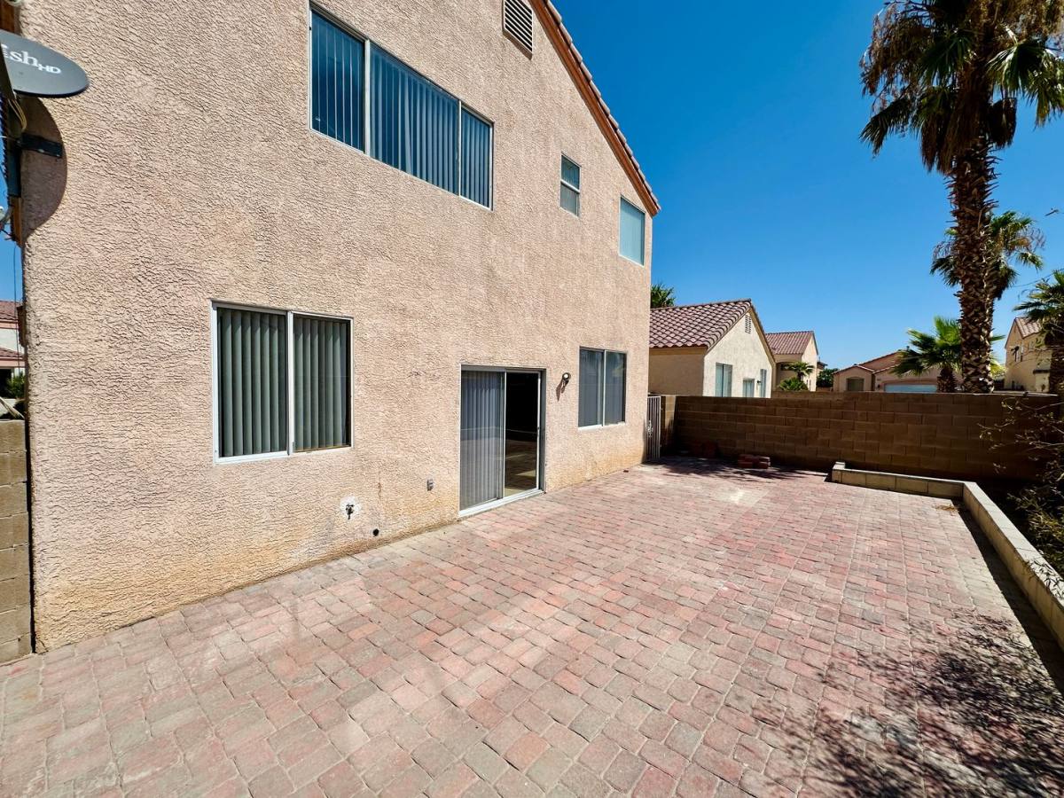 House for rent at 143 Willow Dove Ave, Las Vegas, NV 89123