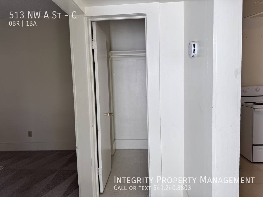 Apartment for rent at 513 NW A St #C, Grants Pass, OR 97526