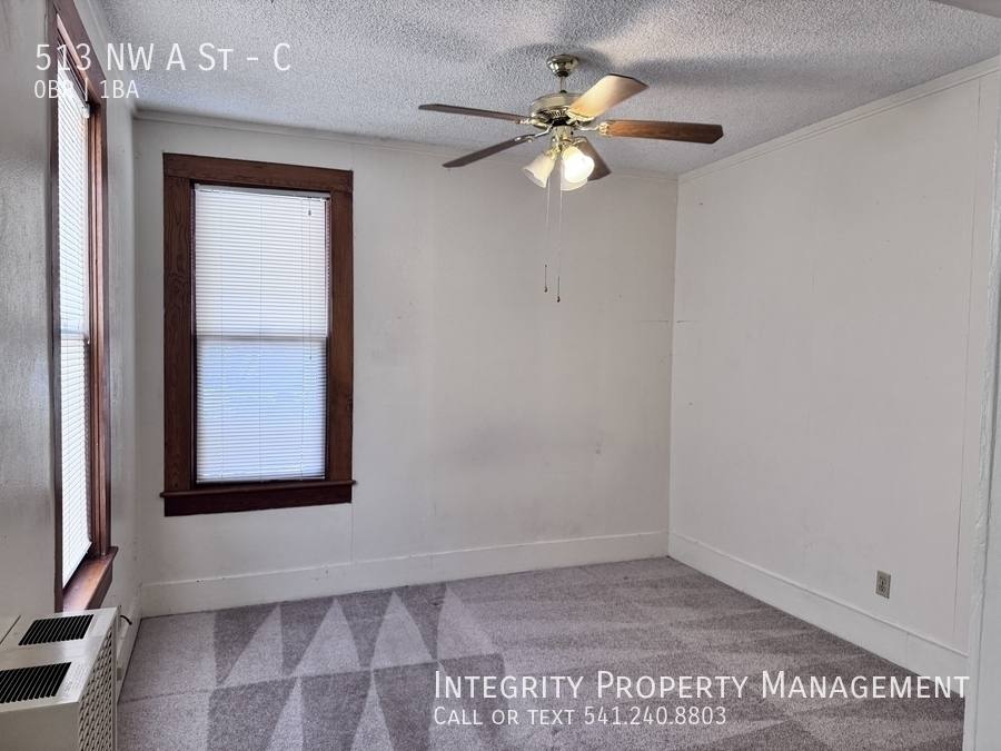 Apartment for rent at 513 NW A St #C, Grants Pass, OR 97526