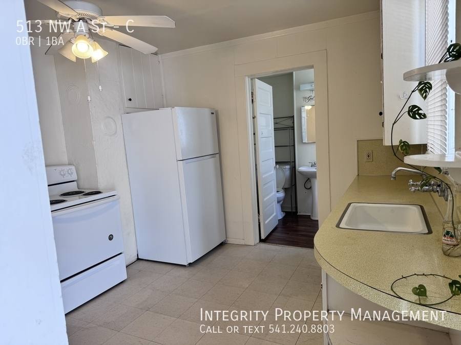 Apartment for rent at 513 NW A St #C, Grants Pass, OR 97526
