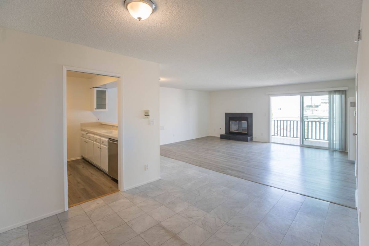 Apartment for rent at 35 24th Ave #4, Venice, CA 90291