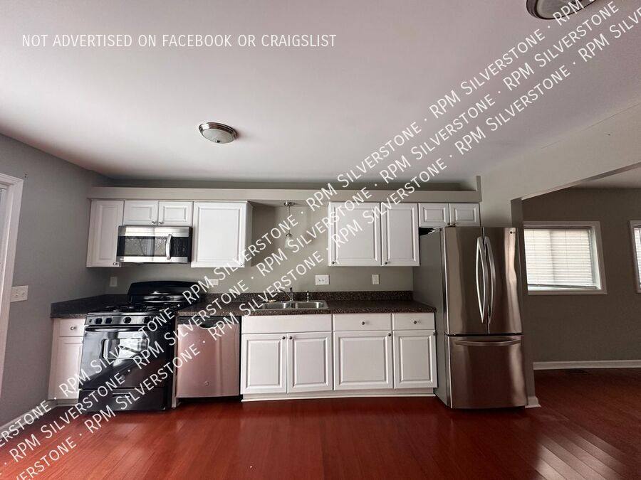 House for rent at 3113 Emmons Ave, Rochester, MI 48307