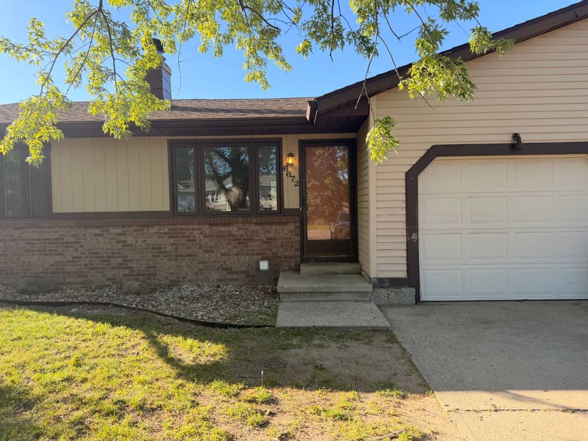 Townhouse for rent at 6672 Pleasantview St NE, Rockford, MI 49341