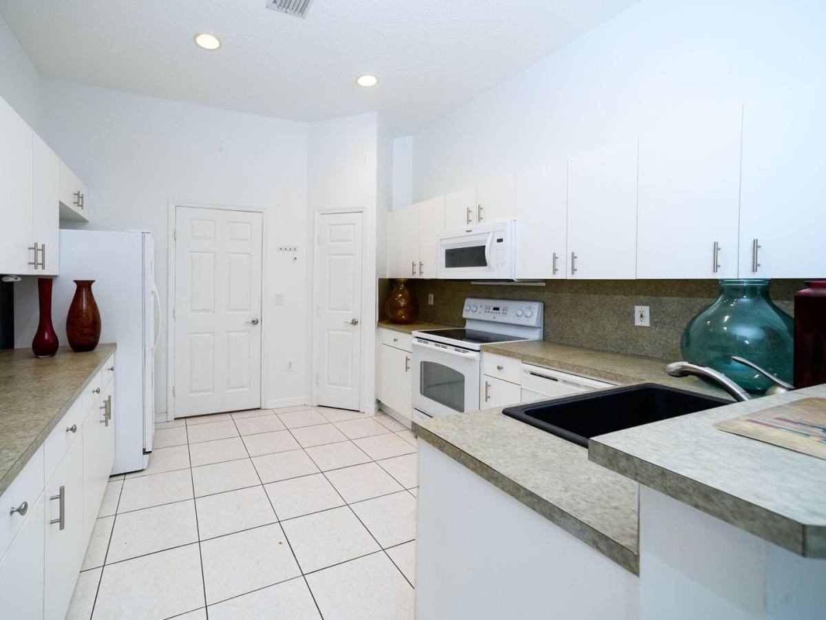 House for rent at 14186 SW 32nd St, Hollywood, FL 33027