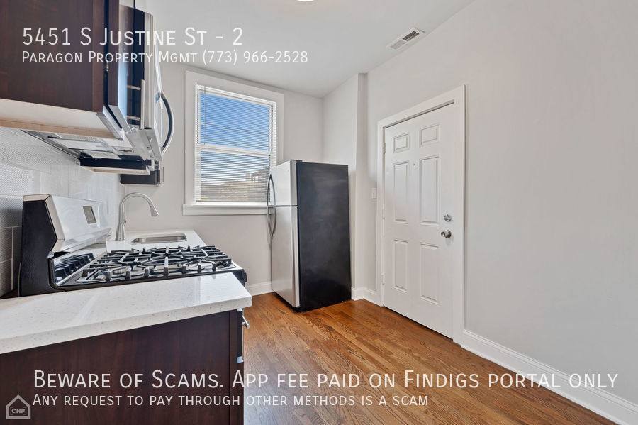 Apartment for rent at 5451 S Justine St #2, Chicago, IL 60609