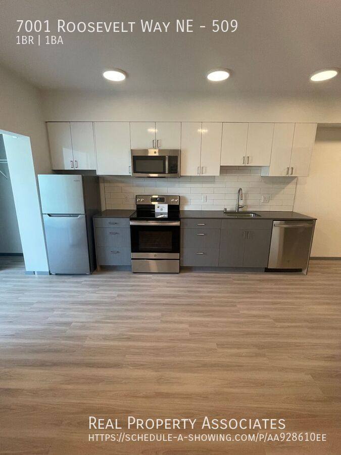 Apartment for rent at 7001 Roosevelt Way NE #509, Seattle, WA 98115