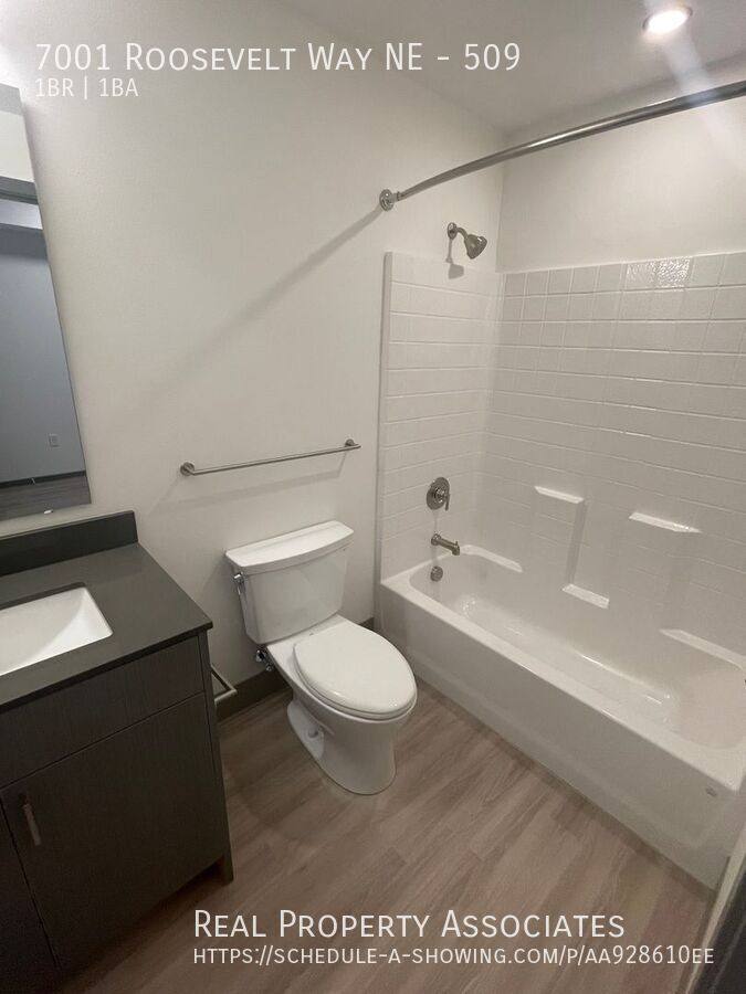 Apartment for rent at 7001 Roosevelt Way NE #509, Seattle, WA 98115