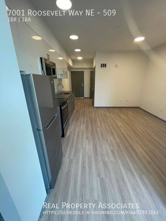 Apartment for rent at 7001 Roosevelt Way NE #509, Seattle, WA 98115