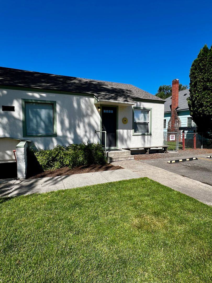 Apartment for rent at 706 N 3rd St, Yakima, WA 98901