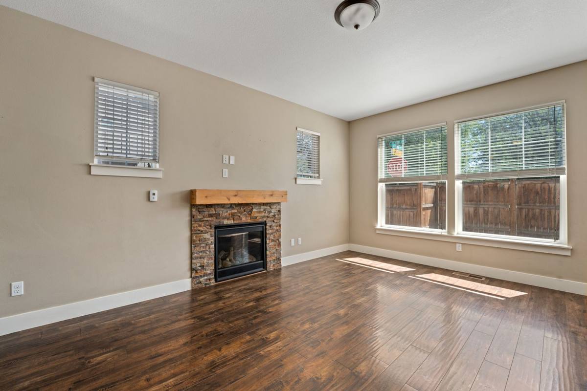 Townhouse for rent at 1064 SE Leonel Lane, Bend, OR 97702